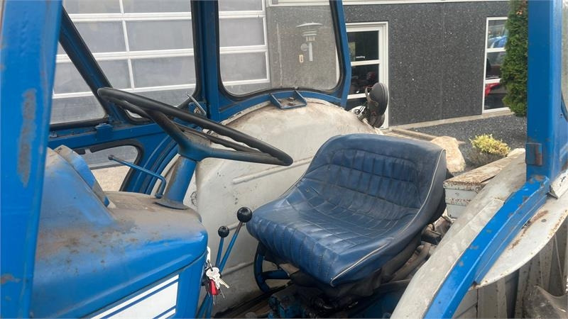 Ford 5000 Y-model  - Tracteur agricole: photos 5 Ford 5000 Y-model  - Tracteur agricole: photos 5