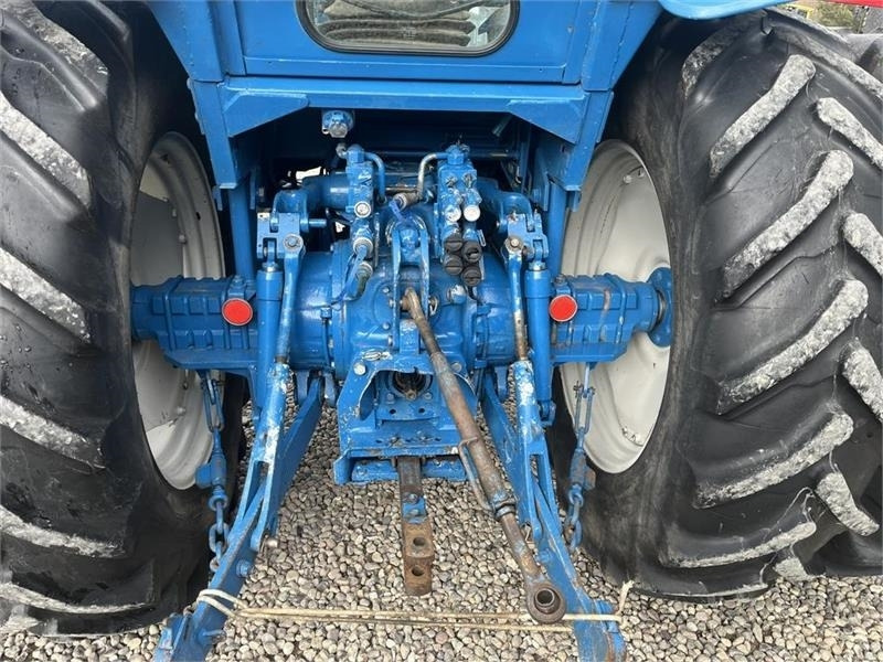 Ford 8210 En rigtig velholdt klassiker med tvillinghjul - Tracteur agricole: photos 4 Ford 8210 En rigtig velholdt klassiker med tvillinghjul - Tracteur agricole: photos 4