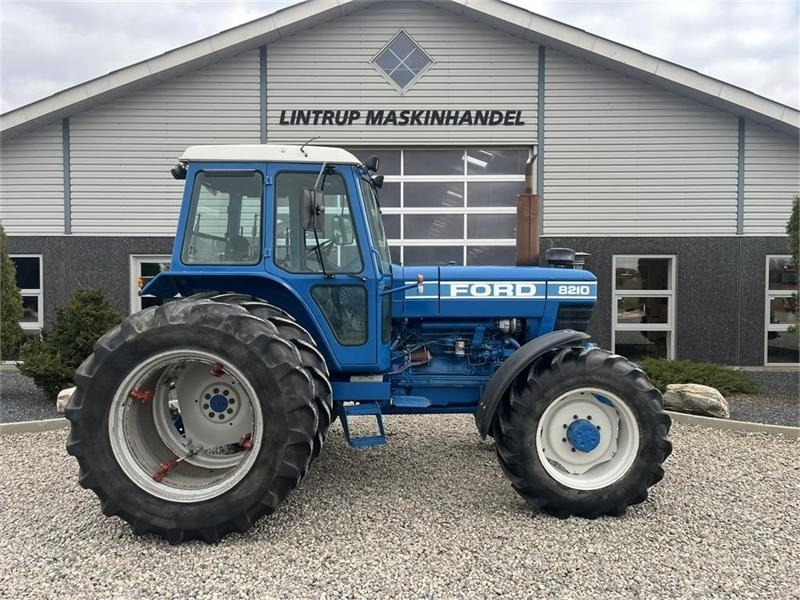 Ford 8210 En rigtig velholdt klassiker med tvillinghjul - Tracteur agricole: photos 2 Ford 8210 En rigtig velholdt klassiker med tvillinghjul - Tracteur agricole: photos 2