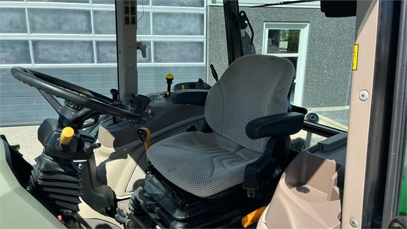 John Deere 5115M Med frontlæsser, som ny - Tracteur agricole: photos 5 John Deere 5115M Med frontlæsser, som ny - Tracteur agricole: photos 5