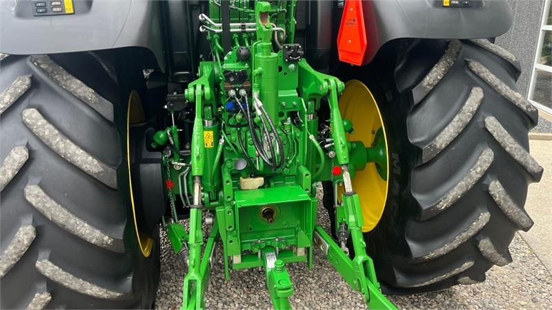John Deere 6195R Premium Edition med frontlift - Tracteur agricole: photos 5 John Deere 6195R Premium Edition med frontlift - Tracteur agricole: photos 5