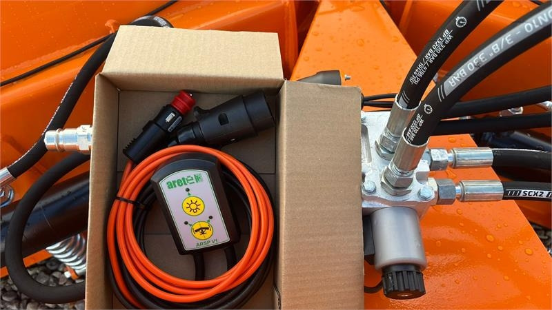 Limas Vario SHL 250 Med lys - Lame à neige pour Machine agricole: photos 2 Limas Vario SHL 250 Med lys - Lame à neige pour Machine agricole: photos 2