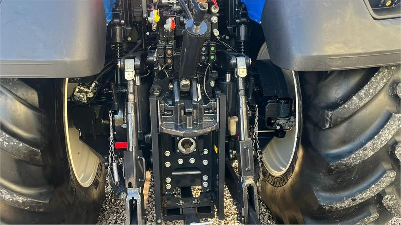 New Holland T7.315 Automatisk dæktrykreguleringssystem, frontl - Tracteur agricole: photos 5 New Holland T7.315 Automatisk dæktrykreguleringssystem, frontl - Tracteur agricole: photos 5