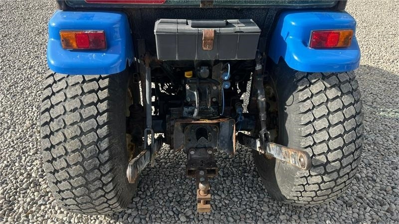 New Holland TC35DA Hydrostat - Tracteur agricole: photos 4 New Holland TC35DA Hydrostat - Tracteur agricole: photos 4