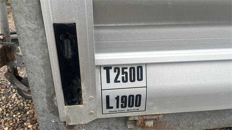 Selandia Maskintrailer med vip og rampe med hydrau - Remorque plateau: photos 5 Selandia Maskintrailer med vip og rampe med hydrau - Remorque plateau: photos 5