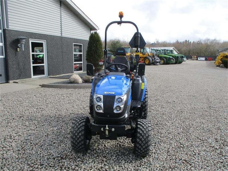 Solis 26 HST Garden Pro Dæk - Tracteur agricole: photos 4 Solis 26 HST Garden Pro Dæk - Tracteur agricole: photos 4
