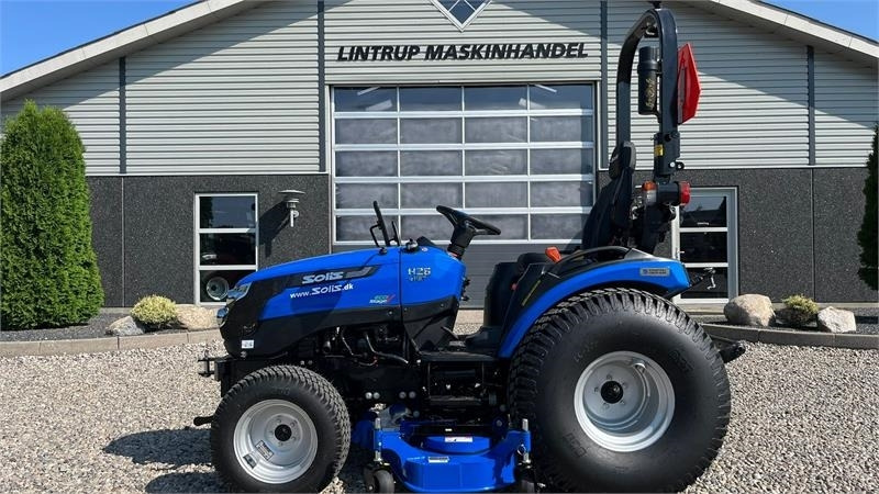 Solis 26 HST Hydrostat Turf hjul og klipperbord - Tracteur communal: photos 1 Solis 26 HST Hydrostat Turf hjul og klipperbord - Tracteur communal: photos 1
