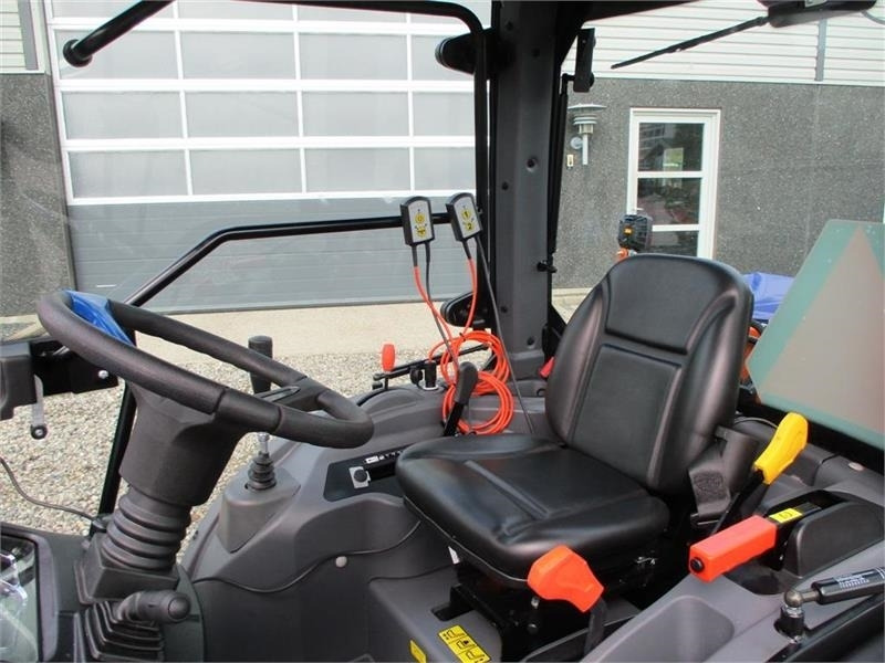 Solis 26 HST Snow Edition med frontlift, front PTO, Vari - Tracteur agricole: photos 4 Solis 26 HST Snow Edition med frontlift, front PTO, Vari - Tracteur agricole: photos 4