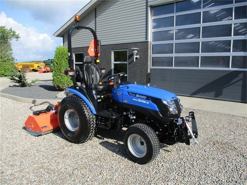 Solis 26 HST med Frontlift & FrontPTO - Tracteur communal: photos 5 Solis 26 HST med Frontlift & FrontPTO - Tracteur communal: photos 5
