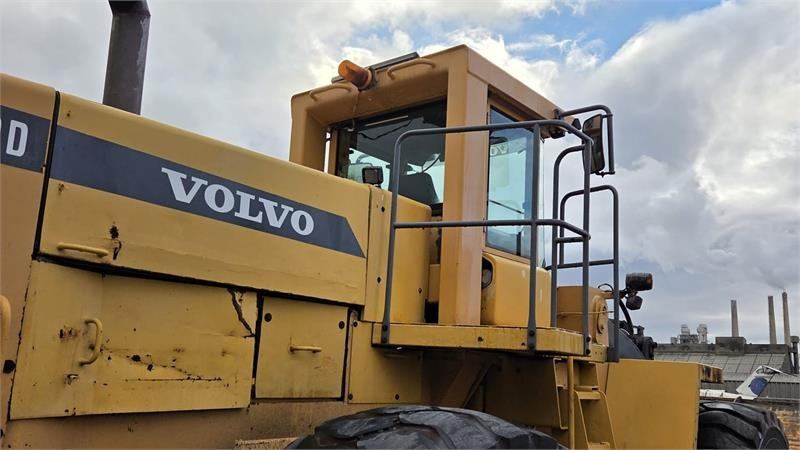 Volvo 330D med skovl  - Chargeuse sur pneus: photos 3 Volvo 330D med skovl  - Chargeuse sur pneus: photos 3