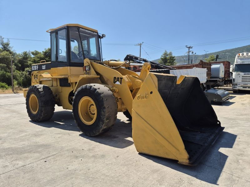 Caterpillar CAT 928F - Chargeuse sur pneus: photos 5 Caterpillar CAT 928F - Chargeuse sur pneus: photos 5