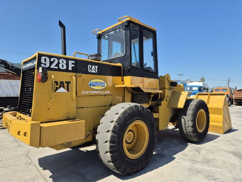 Caterpillar CAT 928F - Chargeuse sur pneus: photos 1 Caterpillar CAT 928F - Chargeuse sur pneus: photos 1