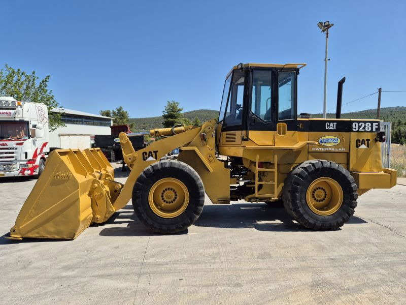Caterpillar CAT 928F - Chargeuse sur pneus: photos 4 Caterpillar CAT 928F - Chargeuse sur pneus: photos 4