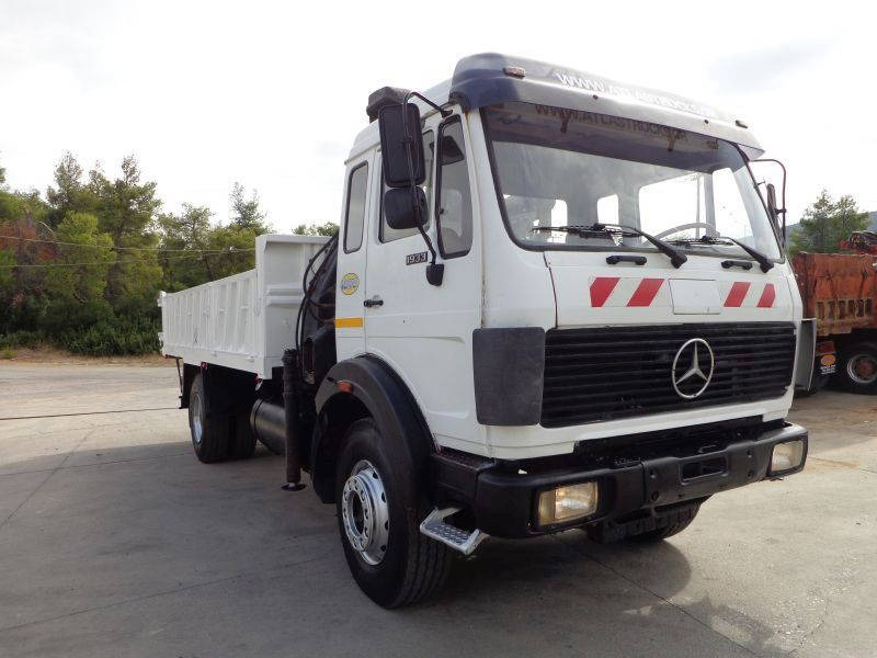 Mercedes-Benz NG 1933 V8 Mercedes Benz 19334X2 Kipper AND Crane  - Camion benne: photos 2 Mercedes-Benz NG 1933 V8 Mercedes Benz 19334X2 Kipper AND Crane  - Camion benne: photos 2