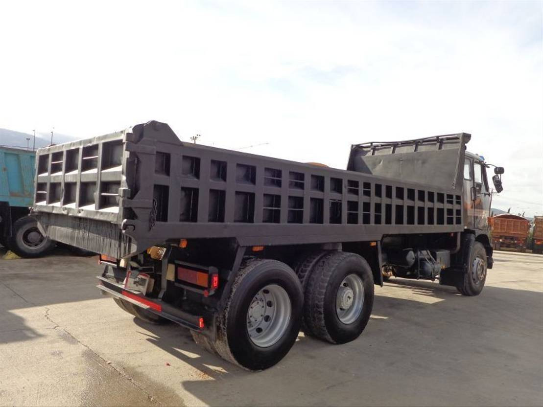 Volvo F 89 VOLVO F89 (6X2) -KIPPER - Camion benne: photos 4 Volvo F 89 VOLVO F89 (6X2) -KIPPER - Camion benne: photos 4