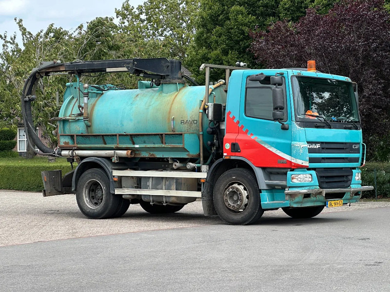 DAF CF 75.250 WITH RAVO KZ7082/150 VACUUM / CHANNEL CLEANER - Camion hydrocureur: photos 2 DAF CF 75.250 WITH RAVO KZ7082/150 VACUUM / CHANNEL CLEANER - Camion hydrocureur: photos 2