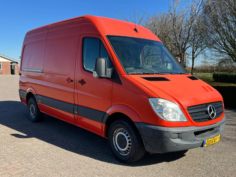 Mercedes-Benz Sprinter 211 211 CDI L2H2 366 DC - Fourgonnette: photos 4 Mercedes-Benz Sprinter 211 211 CDI L2H2 366 DC - Fourgonnette: photos 4