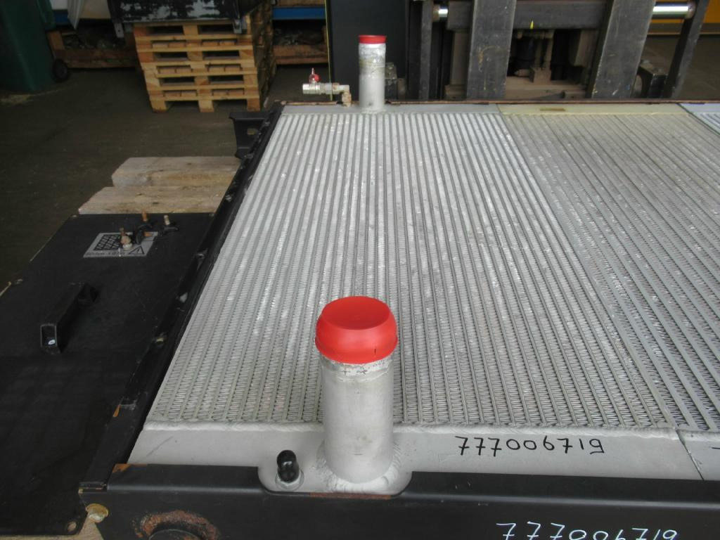 Bomag BC572RB - - Radiateur pour Engins de chantier: photos 1 Bomag BC572RB - - Radiateur pour Engins de chantier: photos 1