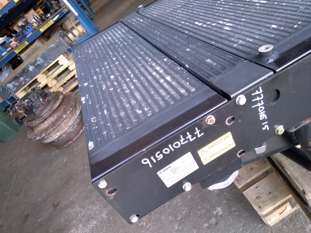 Bomag BM1000-35 - - Radiateur pour Engins de chantier: photos 1 Bomag BM1000-35 - - Radiateur pour Engins de chantier: photos 1