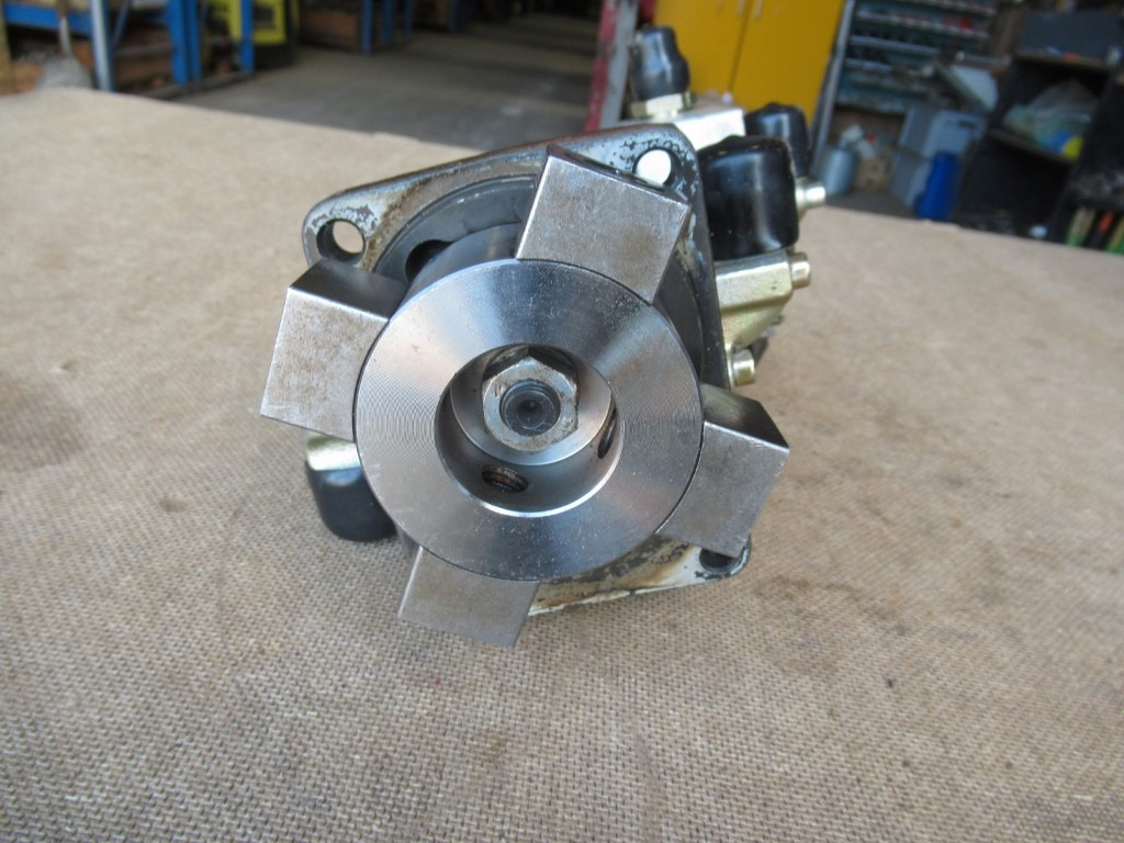 Bosch 0510900023 - - Pompe hydraulique pour Engins de chantier: photos 4 Bosch 0510900023 - - Pompe hydraulique pour Engins de chantier: photos 4