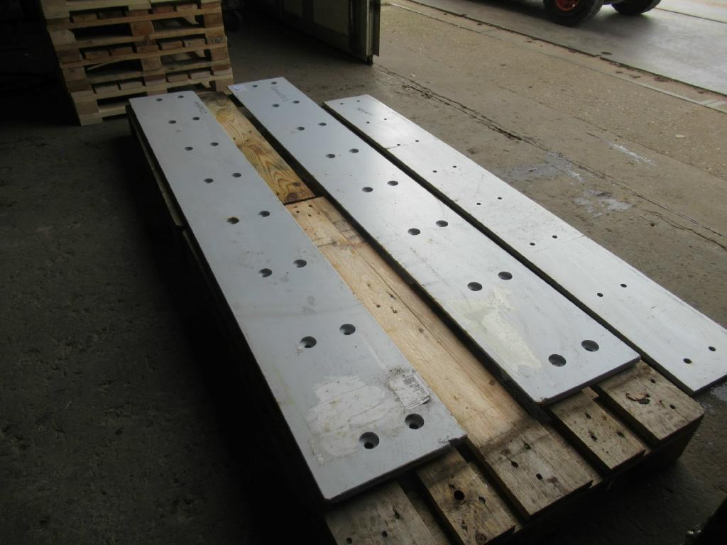 CNH R5123426 - - Lame pour Engins de chantier: photos 2 CNH R5123426 - - Lame pour Engins de chantier: photos 2