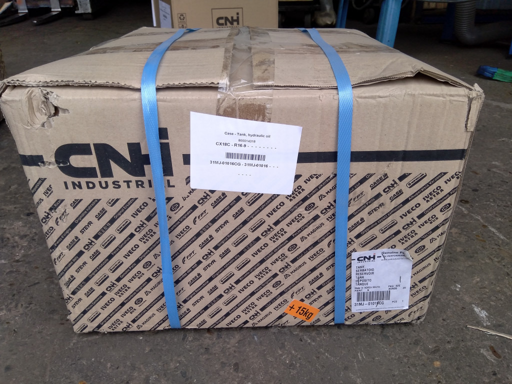 Case 31MJ-01016CG - 31MJ-01016 - Réservoir hydraulique pour Engins de chantier: photos 5 Case 31MJ-01016CG - 31MJ-01016 - Réservoir hydraulique pour Engins de chantier: photos 5