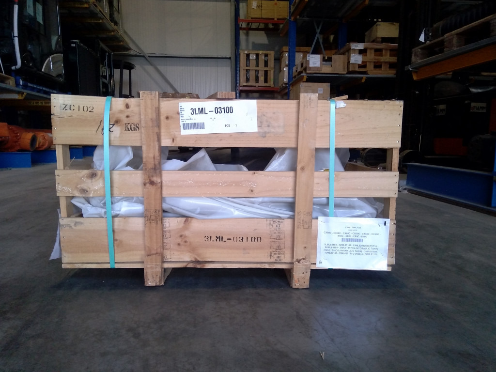 Case 3LML03100 - 3KML03100 - Réservoir de carburant pour Engins de chantier: photos 3 Case 3LML03100 - 3KML03100 - Réservoir de carburant pour Engins de chantier: photos 3