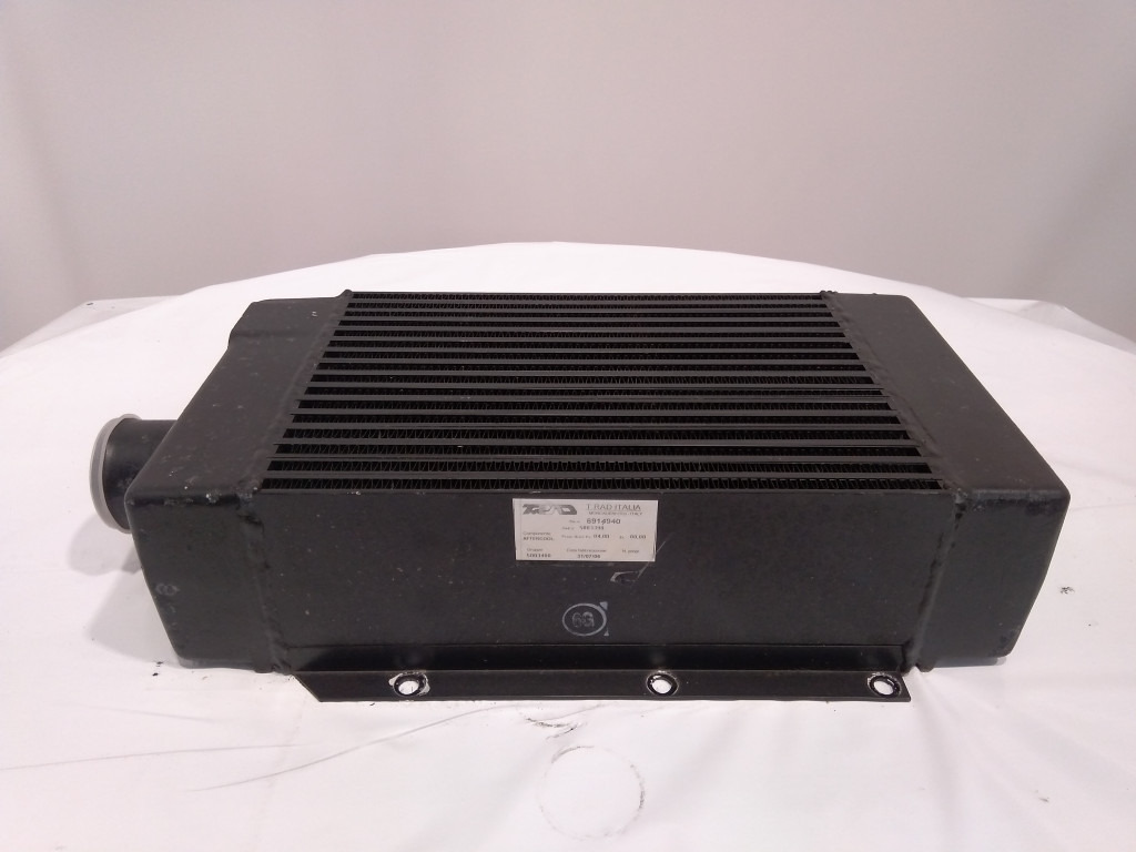 Case 6914940 - Intercooler pour Engins de chantier: photos 1 Case 6914940 - Intercooler pour Engins de chantier: photos 1