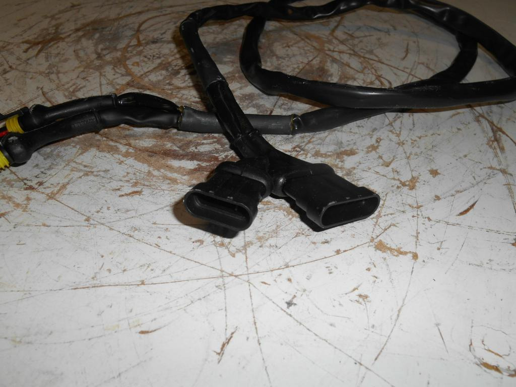 Case 8916899 - - Câble/ Fil pour Engins de chantier: photos 3 Case 8916899 - - Câble/ Fil pour Engins de chantier: photos 3