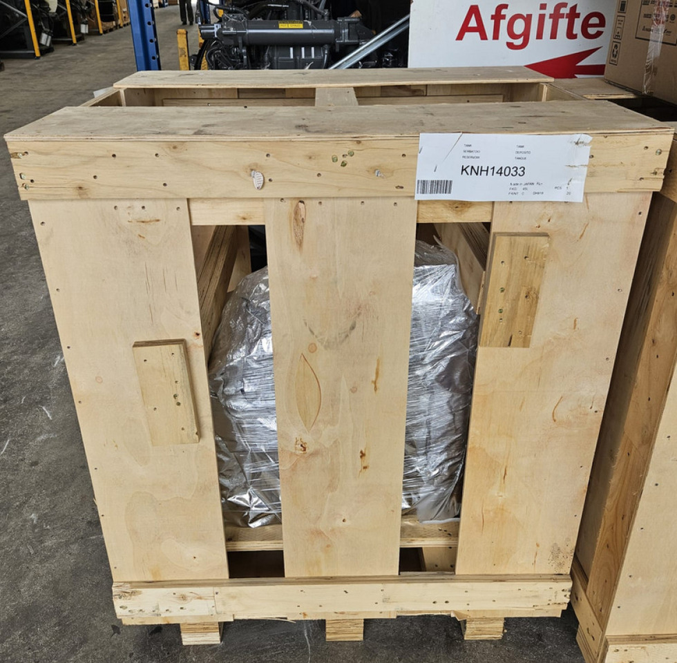 Case KNH14033 - Réservoir de carburant pour Engins de chantier: photos 2 Case KNH14033 - Réservoir de carburant pour Engins de chantier: photos 2