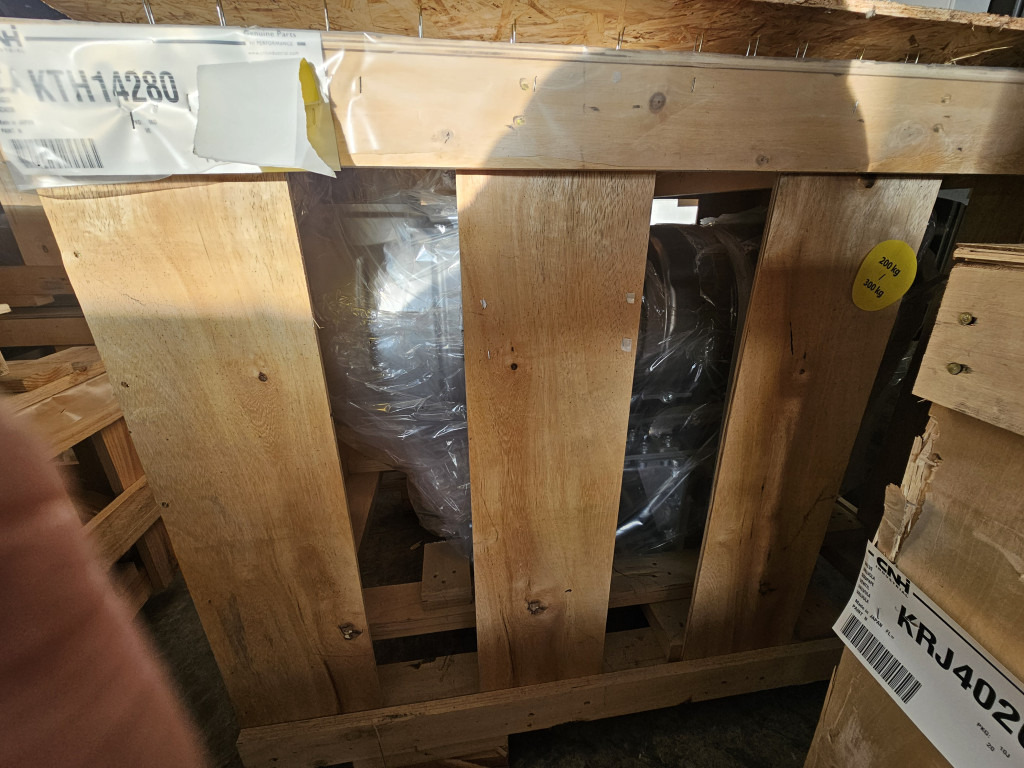 Case KTH14280 - 8983324709 - Silencieux pour Engins de chantier: photos 3 Case KTH14280 - 8983324709 - Silencieux pour Engins de chantier: photos 3