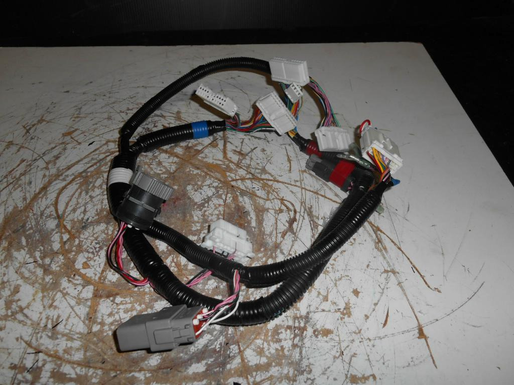 Case MFR71231 - MFR71230 - Câble/ Fil pour Engins de chantier: photos 4 Case MFR71231 - MFR71230 - Câble/ Fil pour Engins de chantier: photos 4