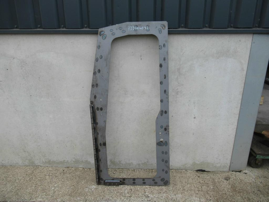 Caterpillar 2245000 - 2134512 - Portière et pièces pour Engins de chantier: photos 1 Caterpillar 2245000 - 2134512 - Portière et pièces pour Engins de chantier: photos 1