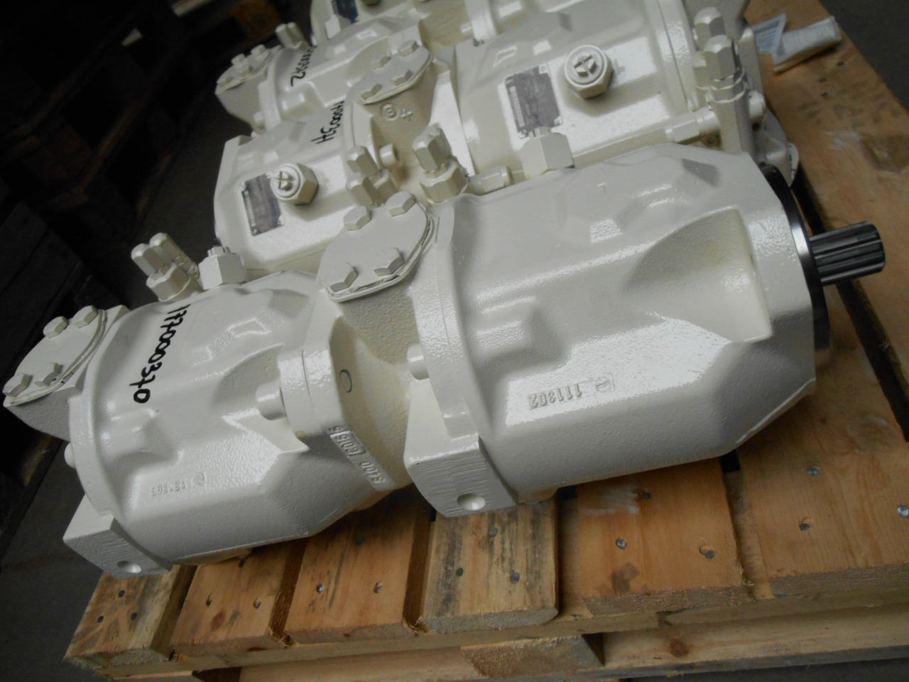 Caterpillar 2274695 - Moteur hydraulique pour Machine agricole: photos 2 Caterpillar 2274695 - Moteur hydraulique pour Machine agricole: photos 2