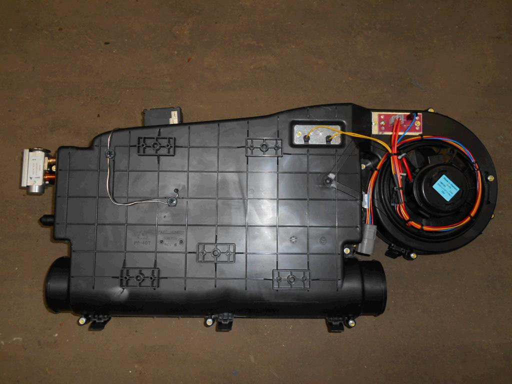 Caterpillar 3622490 - 4698419 - Pièce de climatisation pour Engins de chantier: photos 1 Caterpillar 3622490 - 4698419 - Pièce de climatisation pour Engins de chantier: photos 1