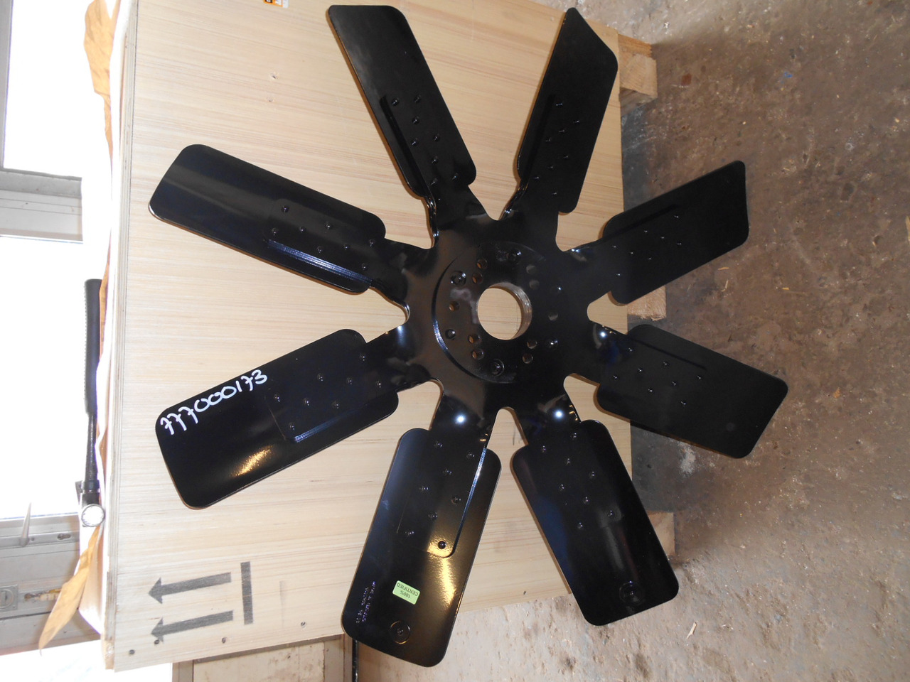 Caterpillar 4017451 - 1437477 - Ventilateur pour Engins de chantier: photos 1 Caterpillar 4017451 - 1437477 - Ventilateur pour Engins de chantier: photos 1