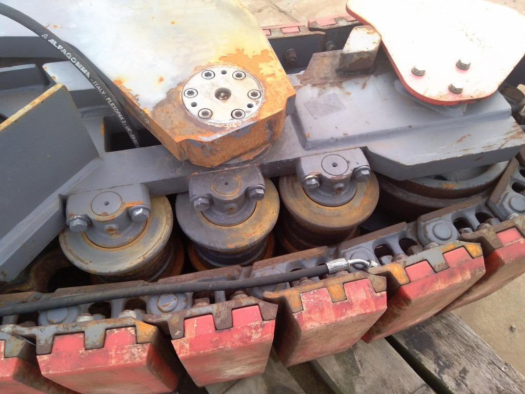 Dynapac PL1000F - - Pièces de train de roulement pour Engins de chantier: photos 5 Dynapac PL1000F - - Pièces de train de roulement pour Engins de chantier: photos 5