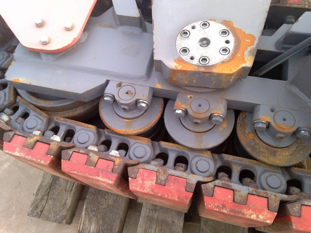 Dynapac PL1000F - - Pièces de train de roulement pour Engins de chantier: photos 3 Dynapac PL1000F - - Pièces de train de roulement pour Engins de chantier: photos 3