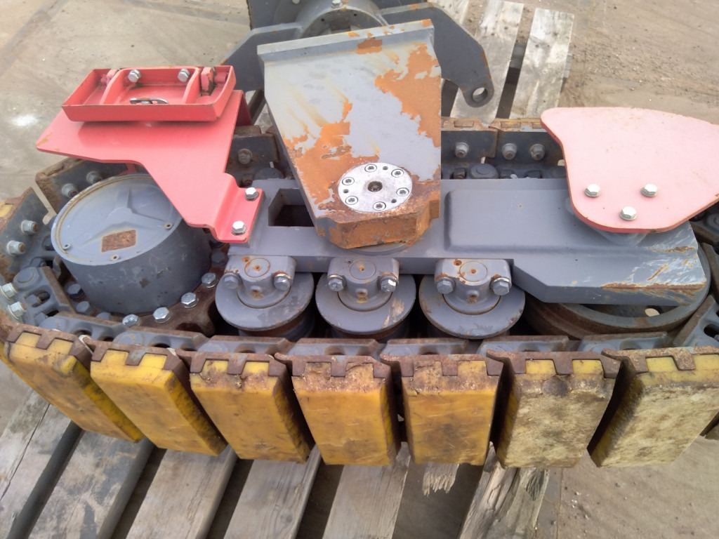 Dynapac PL1000F - - Pièces de train de roulement pour Engins de chantier: photos 3 Dynapac PL1000F - - Pièces de train de roulement pour Engins de chantier: photos 3