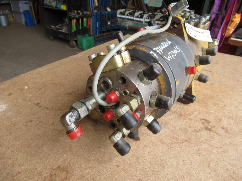 Furukawa W730LS - - Hydraulique pour Engins de chantier: photos 4 Furukawa W730LS - - Hydraulique pour Engins de chantier: photos 4