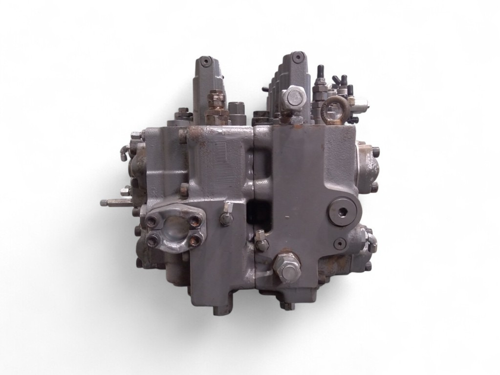 Hitachi 4713088 - UB36-107 - Valve hydraulique pour Engins de chantier: photos 3 Hitachi 4713088 - UB36-107 - Valve hydraulique pour Engins de chantier: photos 3