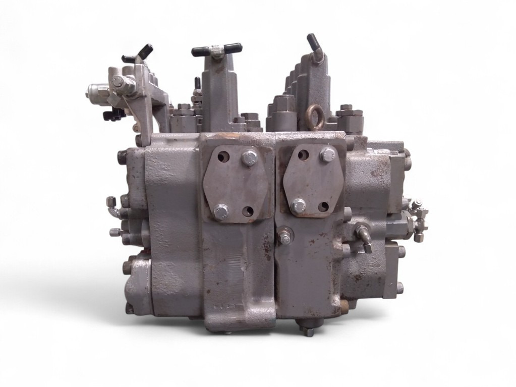 Hitachi 4713088 - YA00037261 - Valve hydraulique pour Engins de chantier: photos 2 Hitachi 4713088 - YA00037261 - Valve hydraulique pour Engins de chantier: photos 2