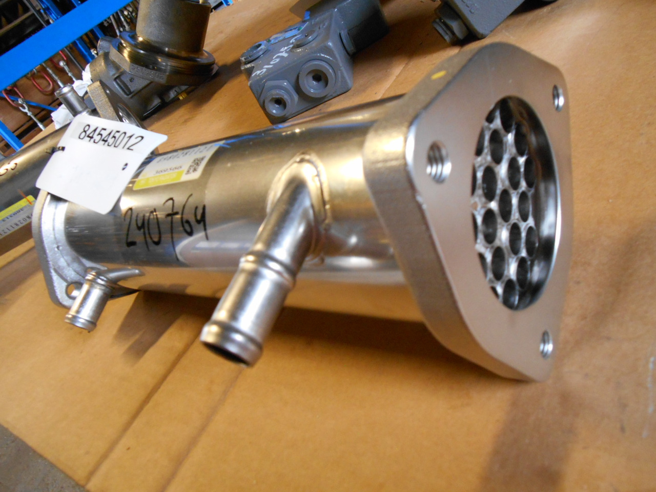 Hitachi 8980281121 - Refroidisseur EGR pour Machine agricole: photos 4 Hitachi 8980281121 - Refroidisseur EGR pour Machine agricole: photos 4