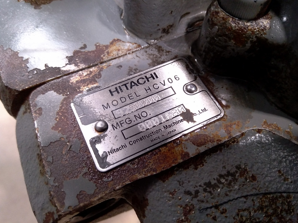 Hitachi 9259200 - HCV06 - Valve hydraulique pour Engins de chantier: photos 1 Hitachi 9259200 - HCV06 - Valve hydraulique pour Engins de chantier: photos 1