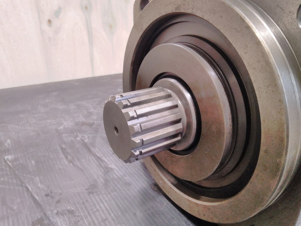 Hitachi HPV145 - 9257309 - Pompe hydraulique pour Engins de chantier: photos 3 Hitachi HPV145 - 9257309 - Pompe hydraulique pour Engins de chantier: photos 3