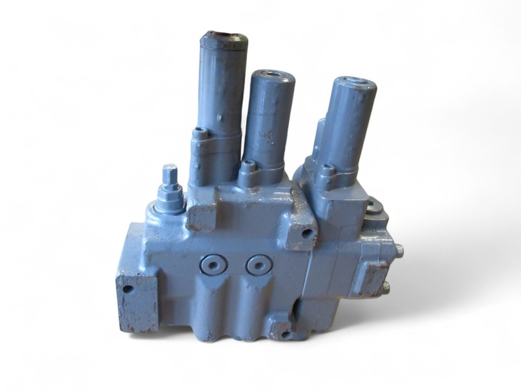 Hitachi X9264810 - HCV06 - Valve hydraulique pour Engins de chantier: photos 4 Hitachi X9264810 - HCV06 - Valve hydraulique pour Engins de chantier: photos 4