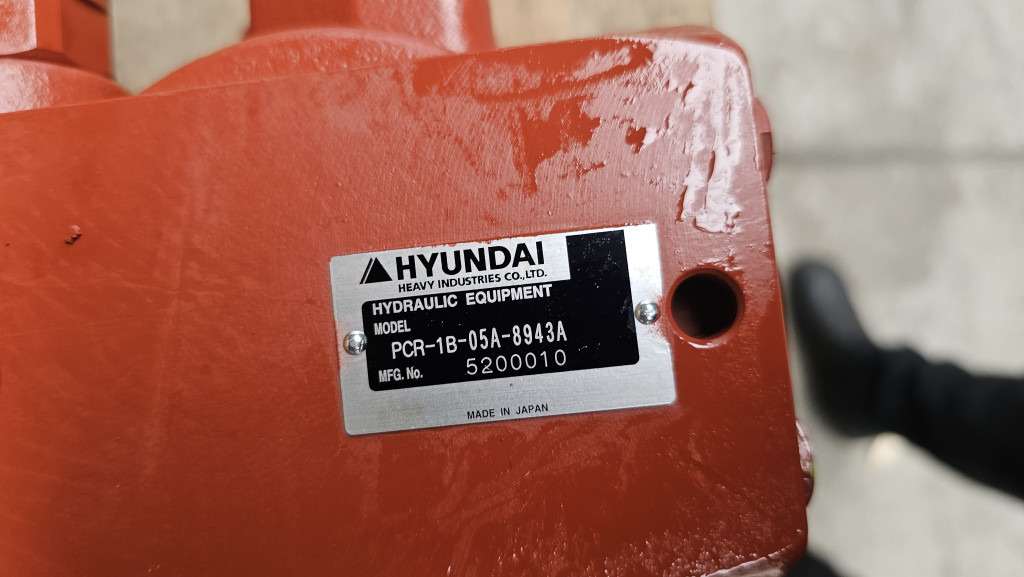 Hyundai XJDK-00081 - Moteur de rotation pour Engins de chantier: photos 2 Hyundai XJDK-00081 - Moteur de rotation pour Engins de chantier: photos 2