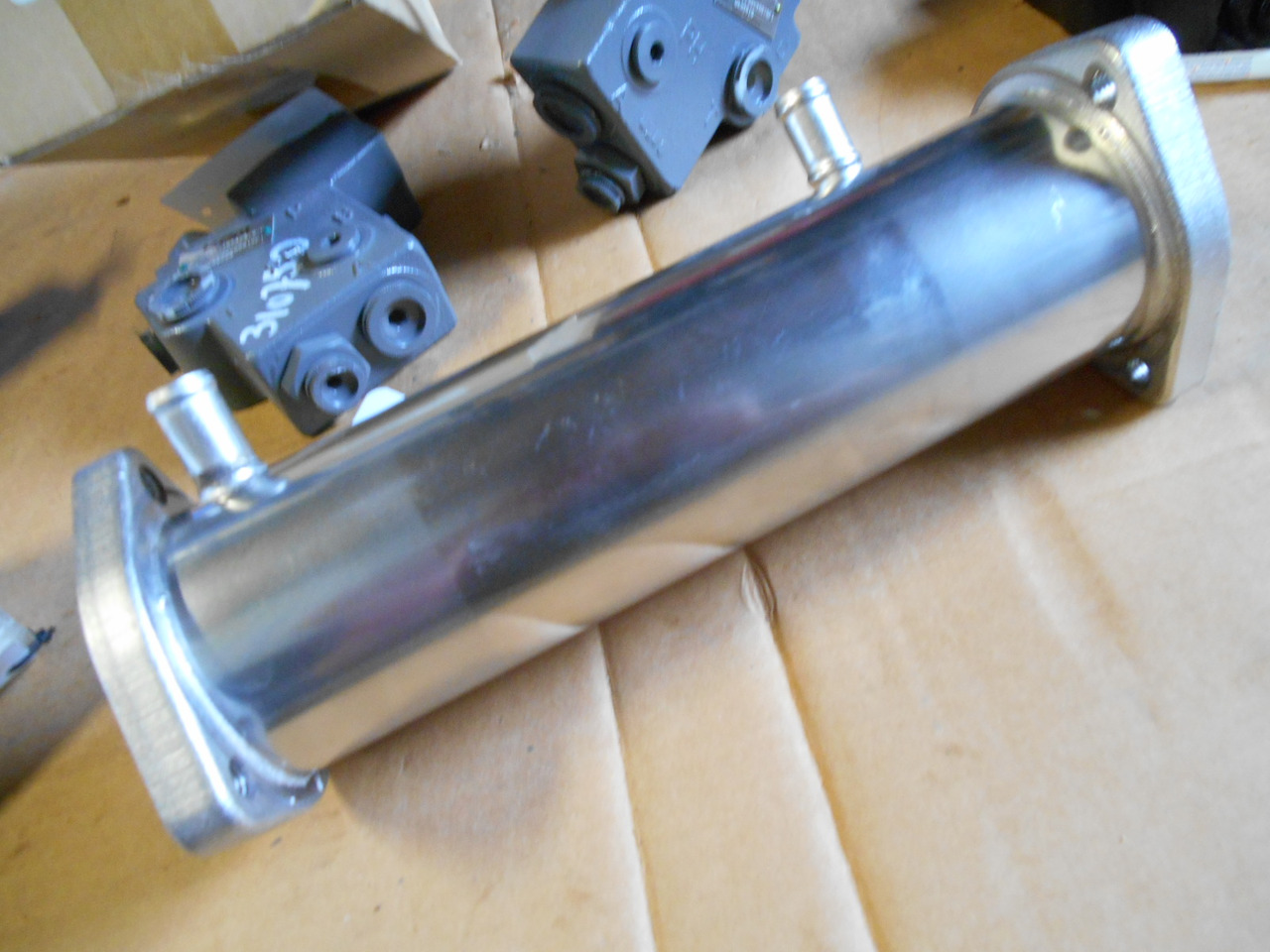 Isuzu 8980281121 - 8982127150 - Refroidisseur EGR pour Machine agricole: photos 5 Isuzu 8980281121 - 8982127150 - Refroidisseur EGR pour Machine agricole: photos 5