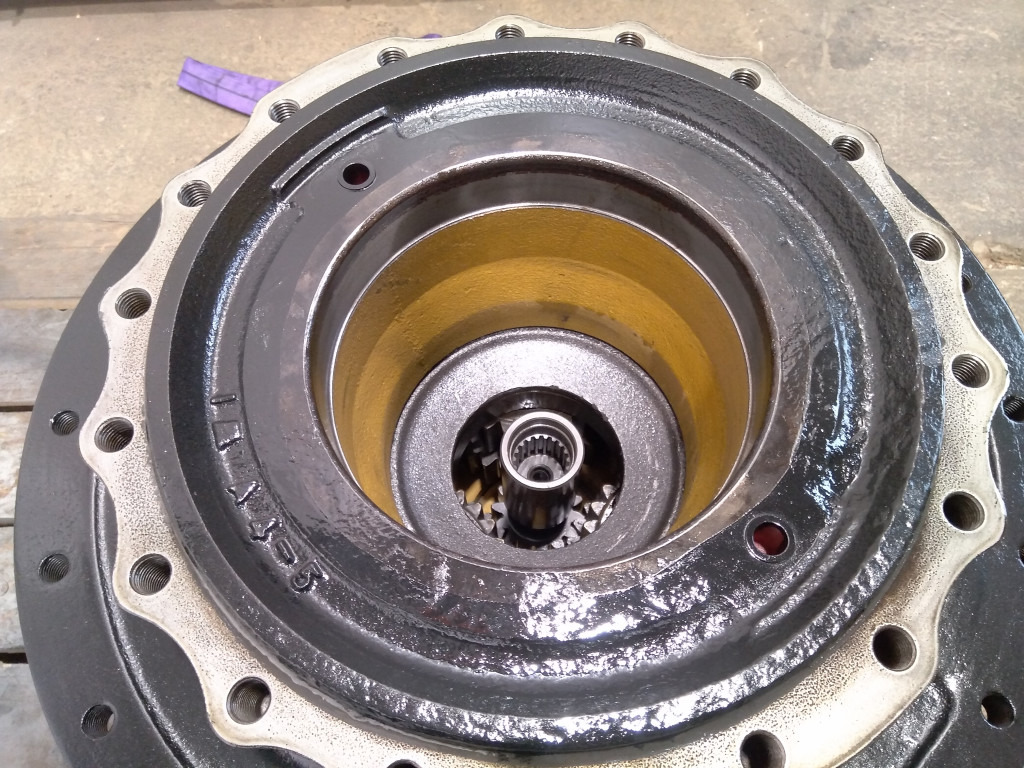 Komatsu 206-27-00020 - Moteur de translation pour Engins de chantier: photos 3 Komatsu 206-27-00020 - Moteur de translation pour Engins de chantier: photos 3