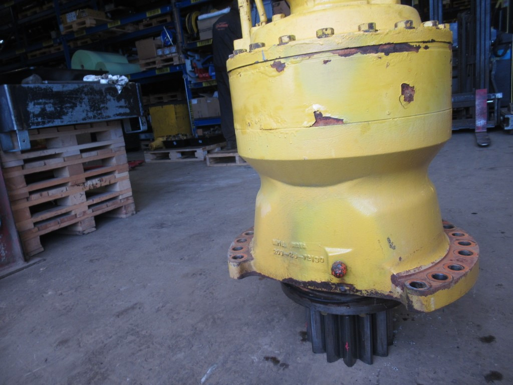 Komatsu 209-26-00040 - Moteur de rotation pour Engins de chantier: photos 2 Komatsu 209-26-00040 - Moteur de rotation pour Engins de chantier: photos 2